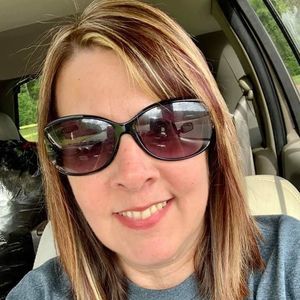 Meet your Posher, Debbi